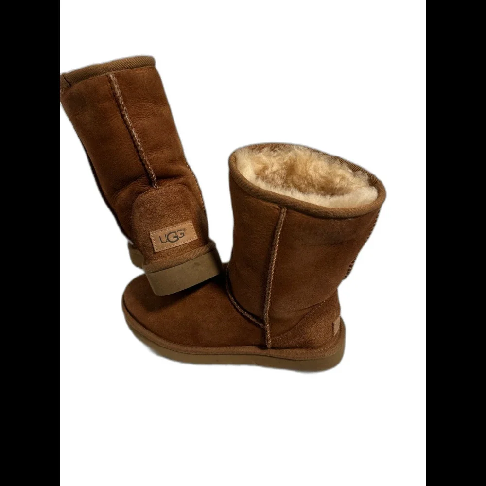 UGG Classic Short II in Chestnut Mid Ankle Boots women’s 5